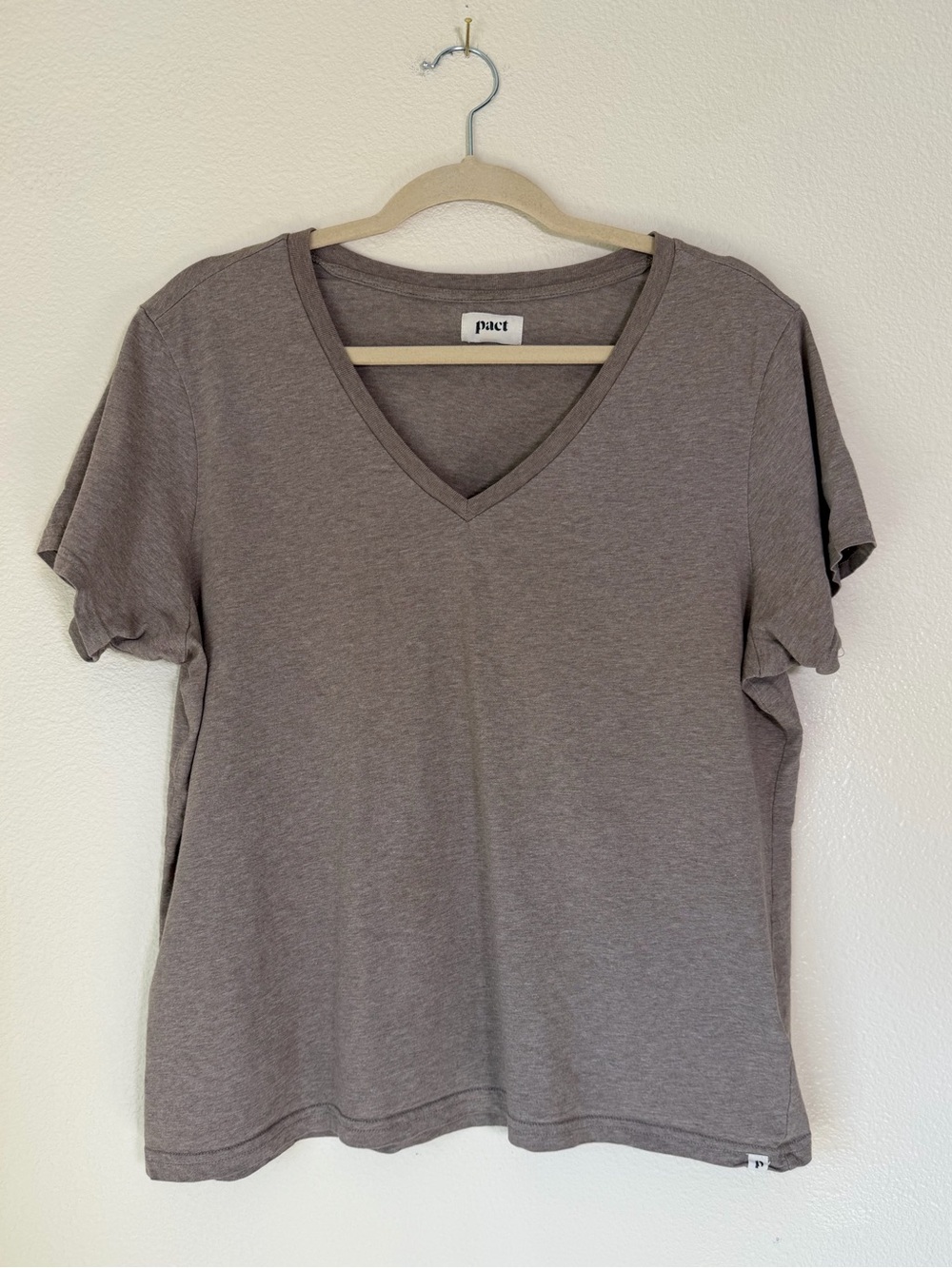 Pact Organic Cotton V-Neck T-Shirt in Taupe, Size XL